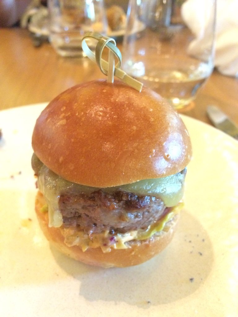 Burger im Restaurant Bread Strees im Atlantis Hotel