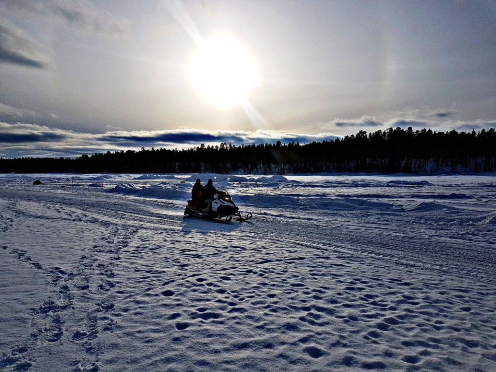 Schneemobiltour
