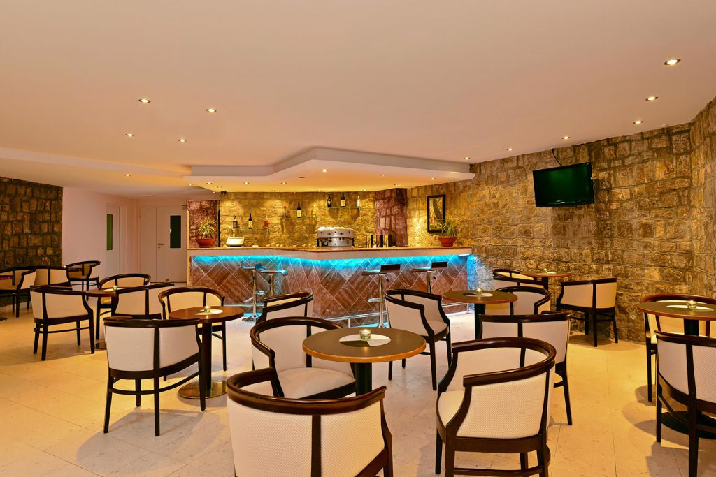Bar Hotel Bellevue Becici