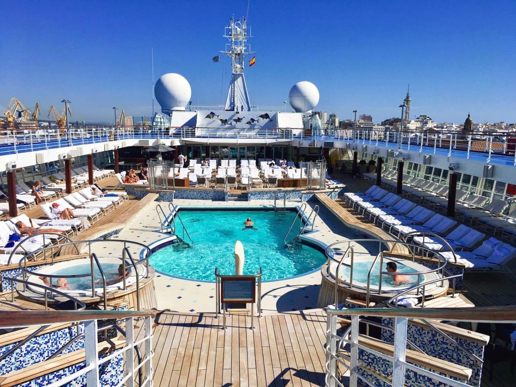 Swimmingpool und Whirlpools