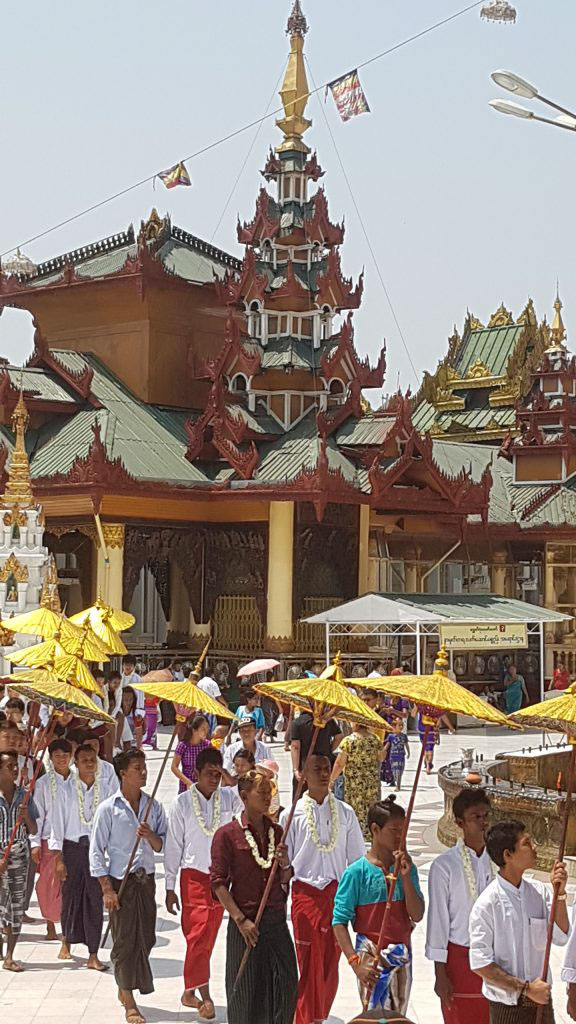 an der Shwedagon Pagode