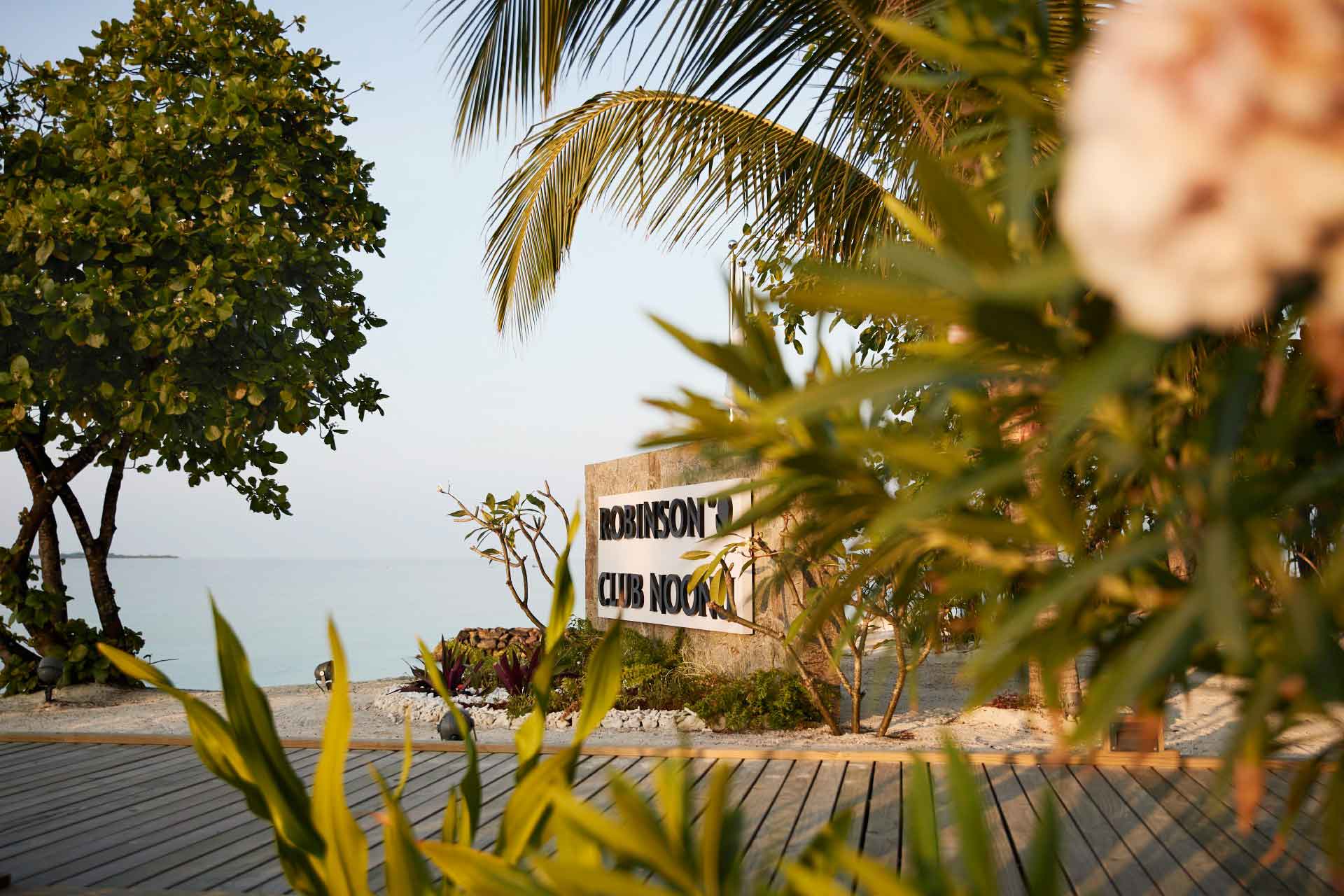 ROBINSON CLUB NOONU