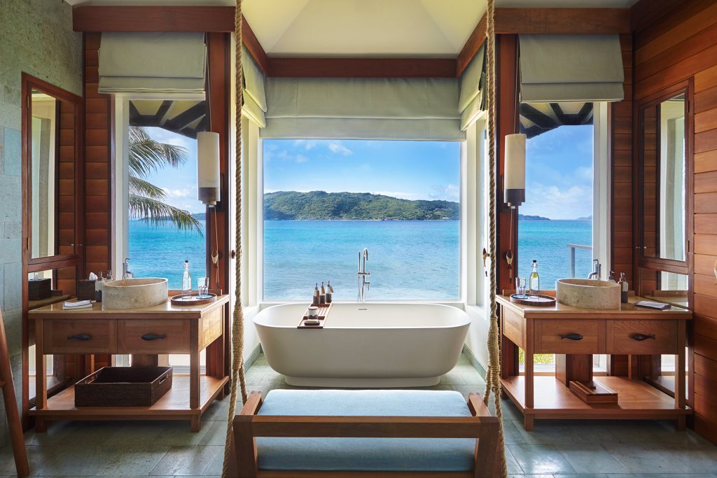 Six Senses ZIL PASYON - Three Bedroom Residence - Pool Villa Bathroom