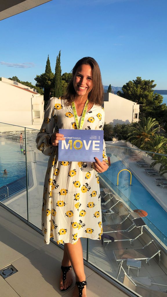 Die MOVE am Pool beim Medora Auri Family Beach Resort